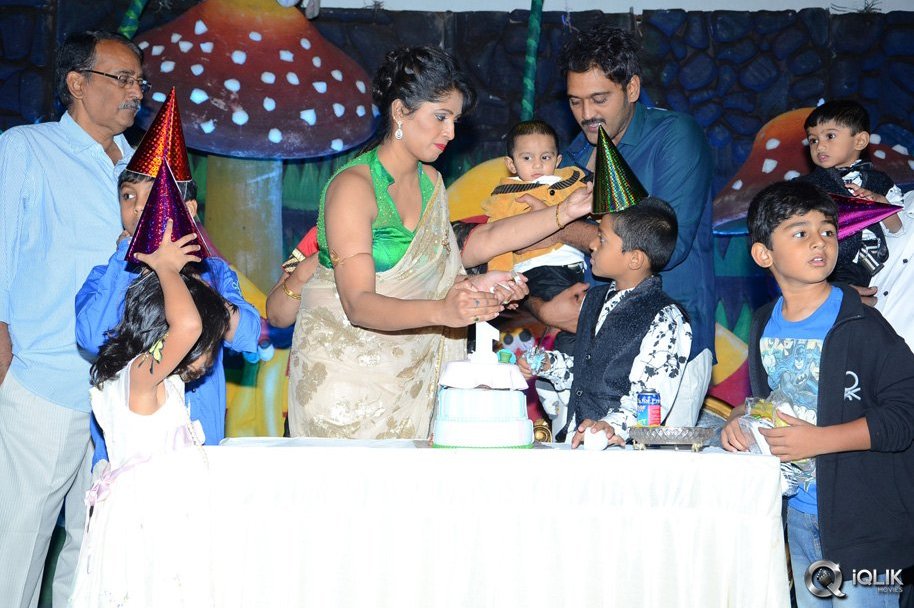 Ajay-Son-Dheeran-1st-Birthday-Celebrations-2014